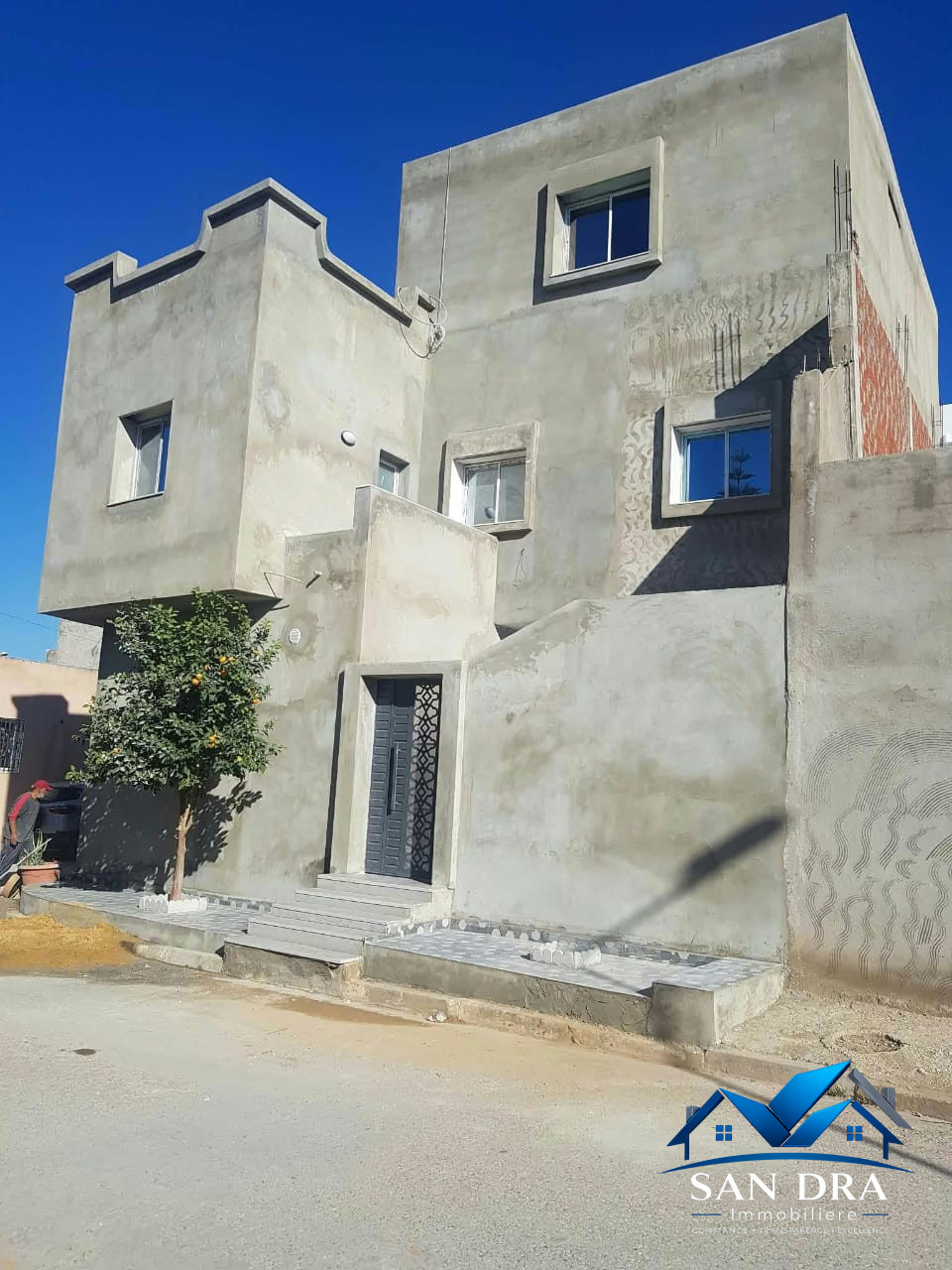 À VENDRE – Immeuble de 3 étages à Oued Ellil